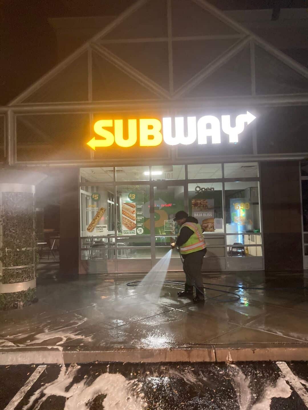24/7 sidewalk power washing company in Glendale, AZ.